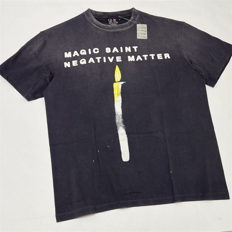 Black Tin Candle - Schwarz gewaschenes SAINT MICHAEL CANDLE T-Shirt